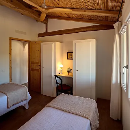 Villa Santu Martine With Pool Galtellì