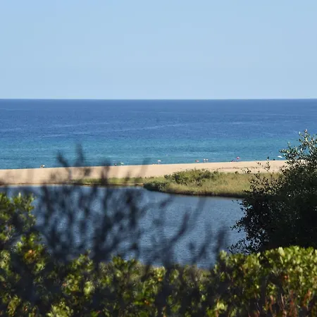 Santu Martine With Pool Villa *