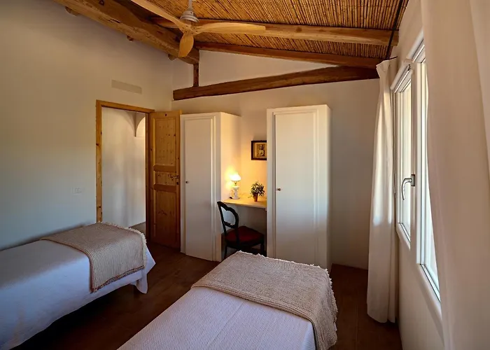 Villa Santu Martine With Pool Galtellì